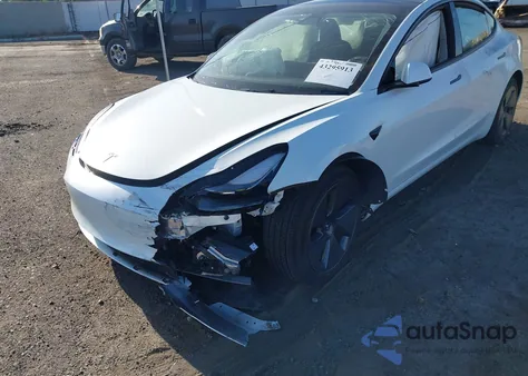 2023 Tesla Model 3 Rear-Wheel Drive z USA, uszkodzony, nr VIN 5YJ3E1EA0PF554110